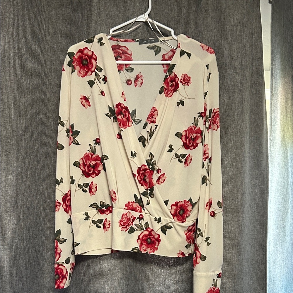 Suzy Shier Floral Wrap Top - Cream and Red